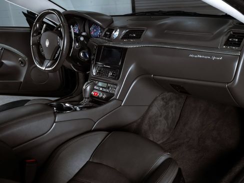 Used 2013 Maserati GranTurismo Sport RWD image 28