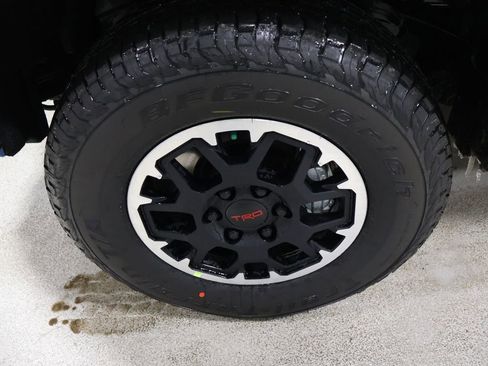 New 2026 Toyota Tacoma TRD Off-Road w/ TRD Off Road Upgrade Package AWD/4WD image 7