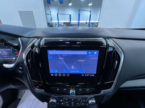 Used 2020 Chevrolet Traverse RS AWD/4WD image 28