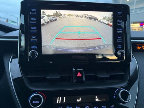 Used 2020 Toyota Corolla LE image 19