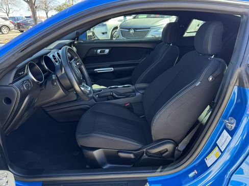 Used 2021 Ford Mustang Coupe image 8