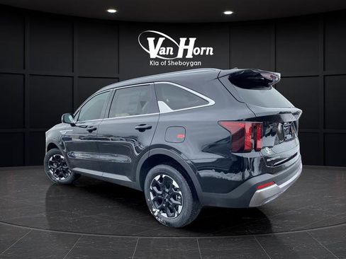 New 2026 Kia Sorento S image 3