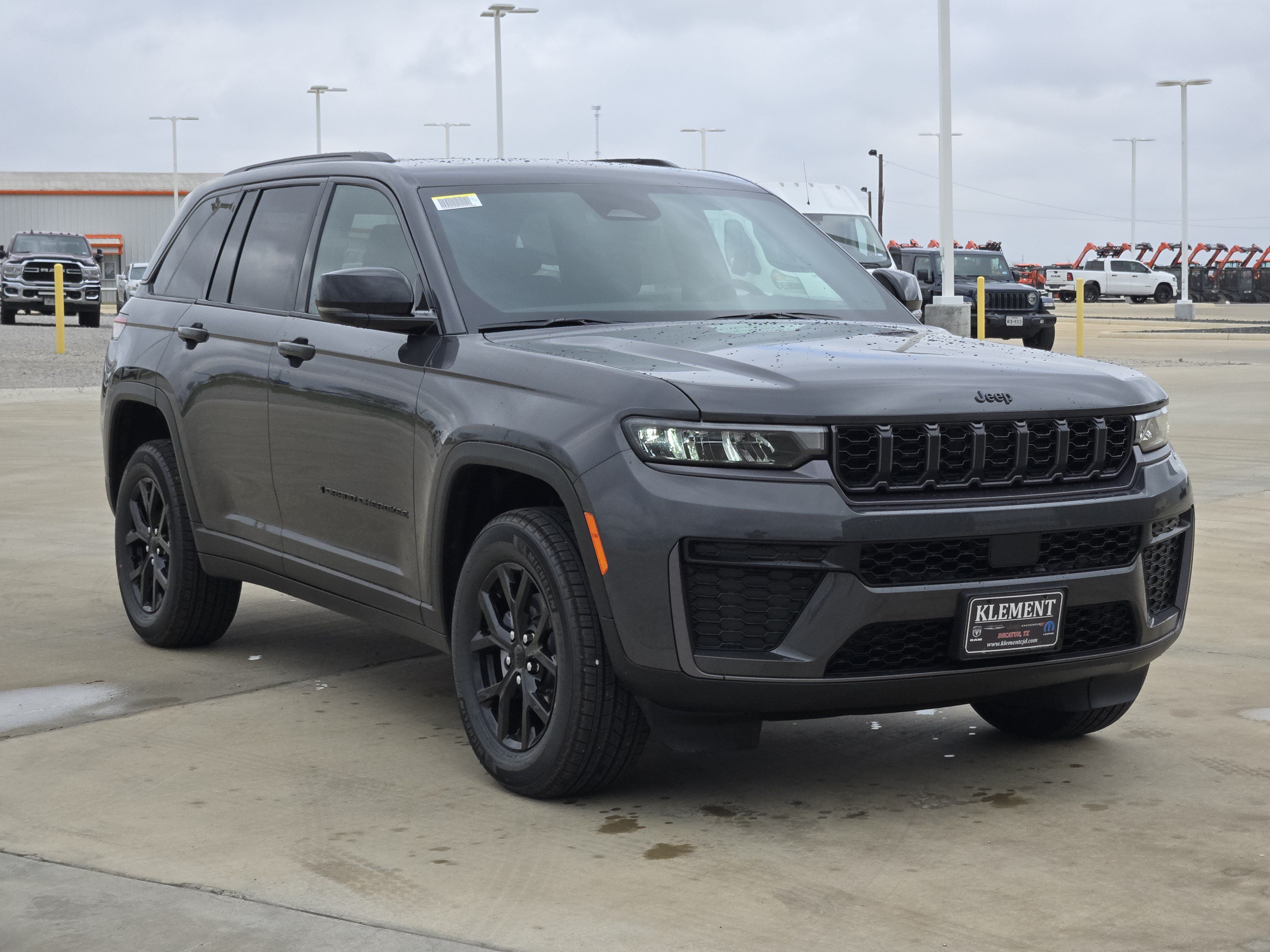 New 2026 Jeep Grand Cherokee Altitude AWD/4WD image 3