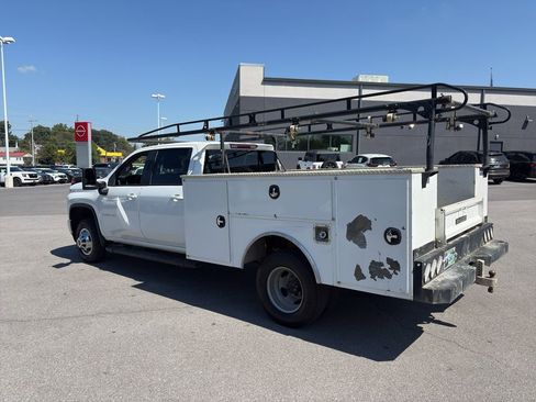 Used 2022 Chevrolet Silverado 3500 LT w/ Convenience Package image 3
