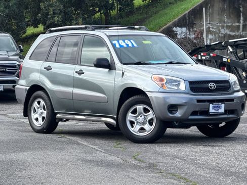Used 2005 Toyota RAV4 Base image 2