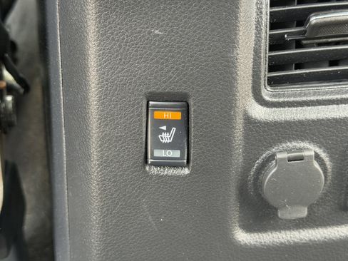 Used 2021 Nissan Titan PRO-4X w/ Pro-4x Convenience Package image 25