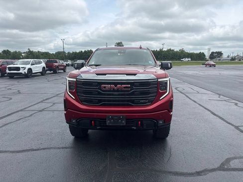 Used 2024 GMC Sierra 1500 AT4 w/ Technology Package AWD/4WD image 5