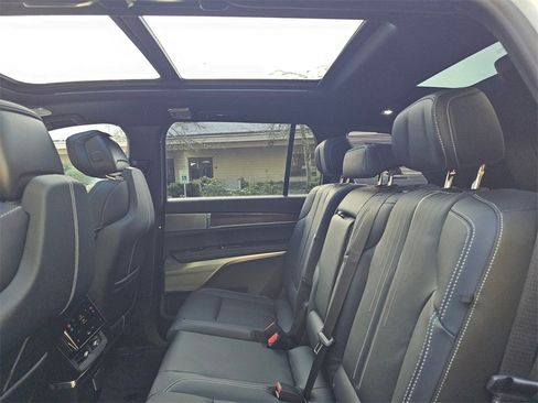 New 2026 Cadillac Vistiq Sport image 12