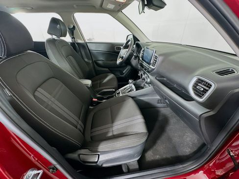Used 2025 Hyundai Venue SEL FWD image 30