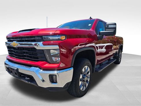 Used 2024 Chevrolet Silverado 2500 LT w/ Texas Edition AWD/4WD image 4