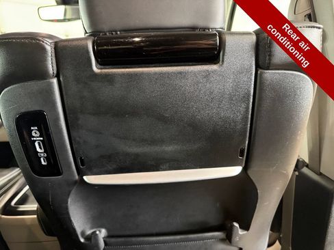 Used 2023 Chrysler Pacifica Touring-L w/ Uconnect Theater Family Group AWD/4WD image 51