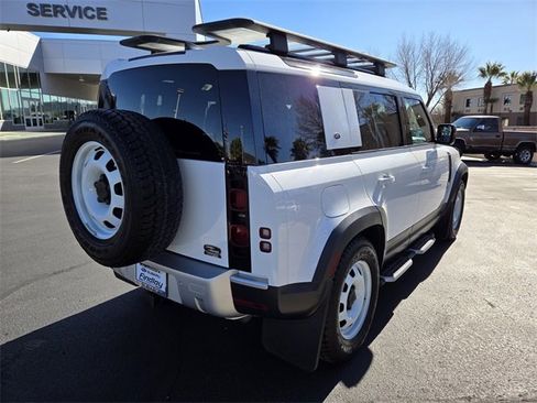 Used 2023 Land Rover Defender 110 S image 4