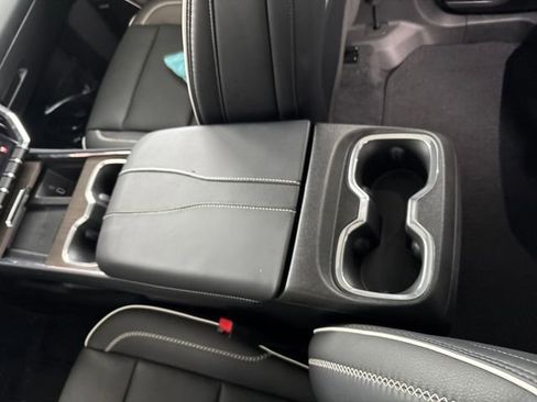 Used 2024 GMC Acadia Denali image 29