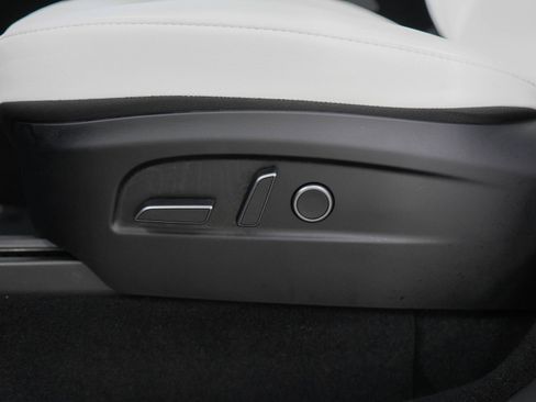 Used 2026 Tesla Model Y AWD image 29