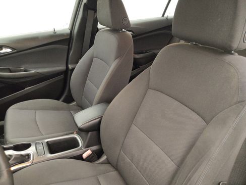 Used 2018 Chevrolet Cruze LT w/ Convenience Package FWD image 17