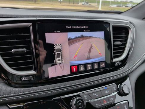 New 2026 Chrysler Pacifica Select image 24