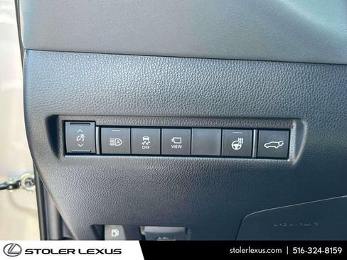 Used 2023 Toyota Venza Limited AWD/4WD image 25