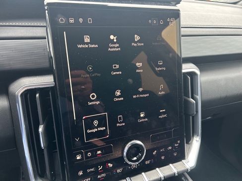 Used 2025 GMC Acadia Elevation image 19