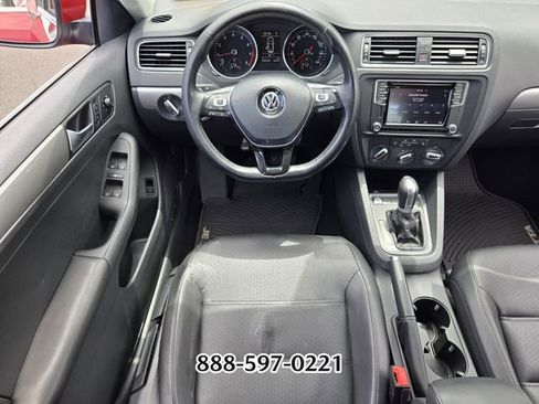Used 2017 Volkswagen Jetta SE FWD image 13