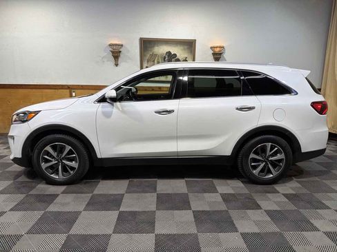 Used 2019 Kia Sorento EX image 2