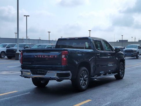 Used 2022 Chevrolet Silverado 1500 LT w/ Z71 Off-Road Package AWD/4WD image 6