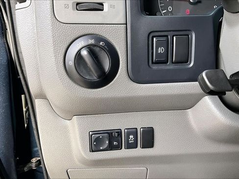 Used 2021 Nissan NV 3500 SL image 31