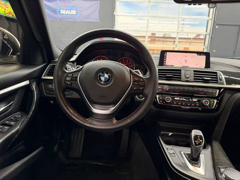 Used 2018 BMW 330i xDrive Sedan AWD/4WD image 34