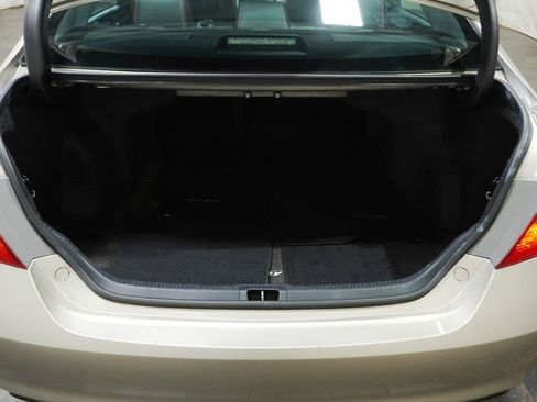 Used 2017 Toyota Camry SE w/ Moonroof Package FWD image 6