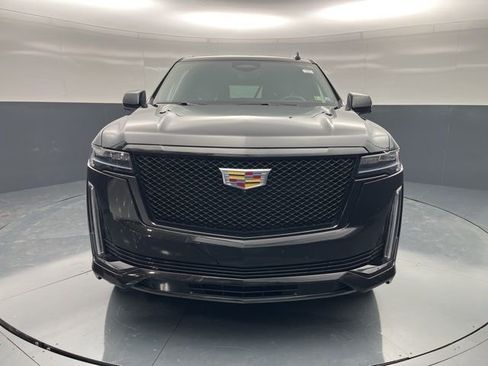 Used 2024 Cadillac Escalade Sport image 2