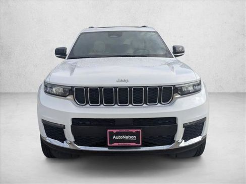 Used 2025 Jeep Grand Cherokee L Limited RWD image 2