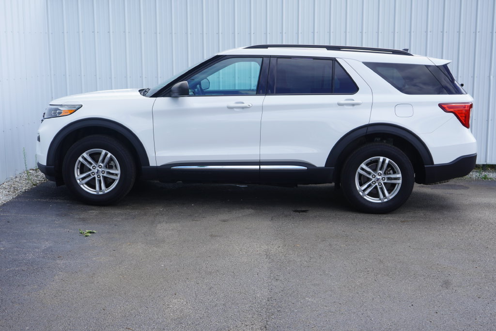 Used 2022 Ford Explorer XLT AWD/4WD image 3