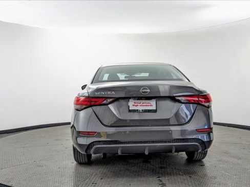 Used 2025 Nissan Sentra S image 6