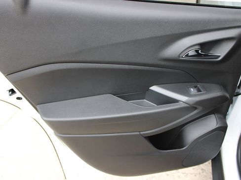 New 2026 Chevrolet Trax LS image 14