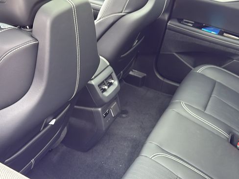 New 2026 Cadillac Optiq Luxury 2 image 30