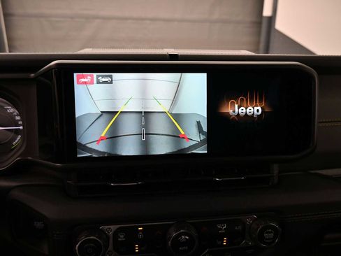 Used 2024 Jeep Wrangler High Altitude AWD/4WD image 8