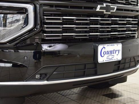 New 2026 Chevrolet Suburban High Country AWD/4WD image 13
