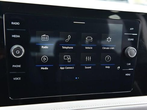 Used 2025 Volkswagen Taos SE image 13