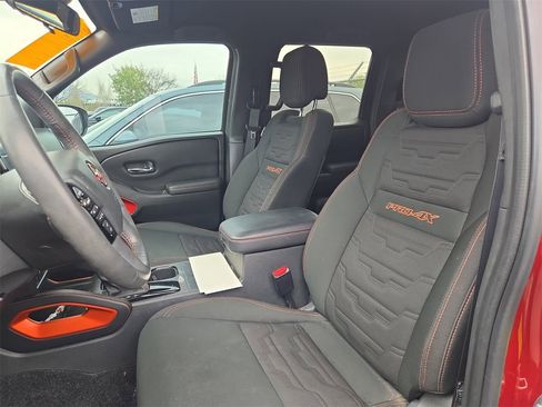 Used 2025 Nissan Frontier PRO-4X w/ Pro Convenience Package image 8