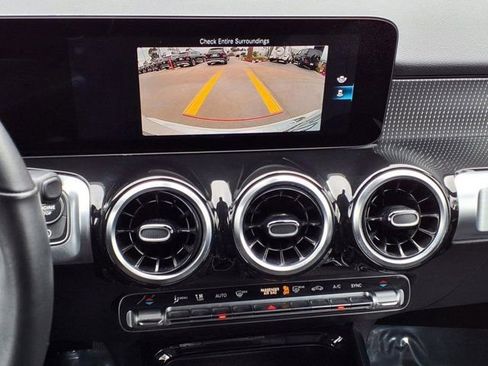 Certified 2022 Mercedes-Benz GLB 250 GLB 250 image 31