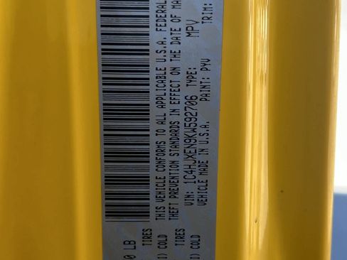 Used 2019 Jeep Wrangler Unlimited Sahara image 29