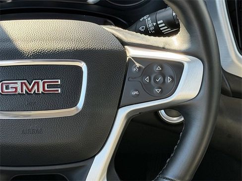 Used 2024 GMC Terrain SLT image 12