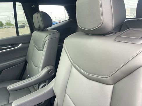Certified 2024 Cadillac XT6 Premium Luxury w/ LPO, Floor Liner Package AWD/4WD image 32