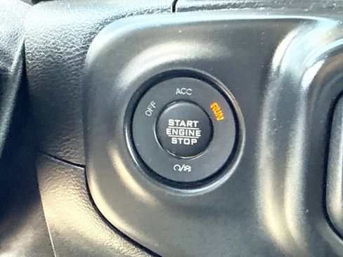 Used 2018 Jeep Wrangler Unlimited Sport S AWD/4WD image 27