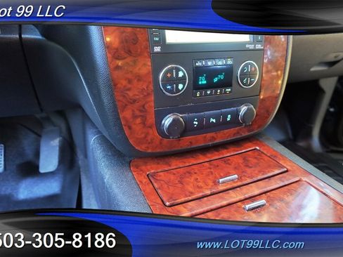 Used 2012 Chevrolet Avalanche LTZ AWD/4WD image 27