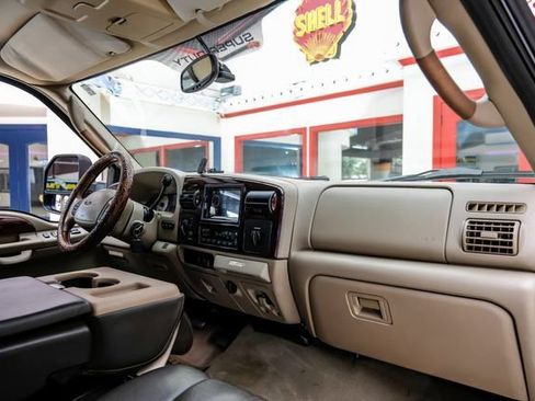 Used 2005 Ford F350 King Ranch AWD/4WD image 14
