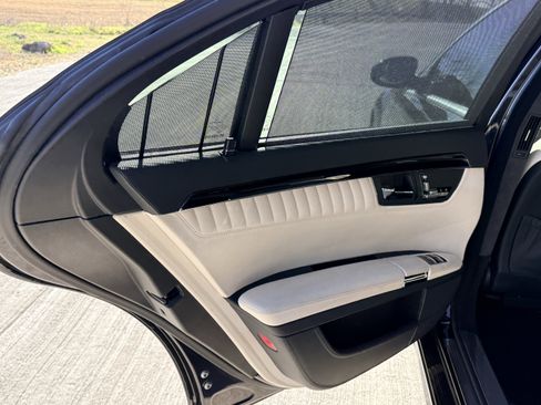 Used 2009 Mercedes-Benz S 550 image 24