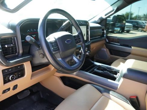 Used 2024 Ford F350 Lariat w/ FX4 Off-Road Package AWD/4WD image 18
