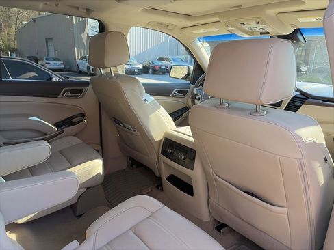 Used 2019 GMC Yukon Denali w/ Denali Ultimate Package image 9
