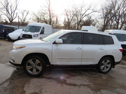 Used 2012 Toyota Highlander Limited w/ Tow Pkg image 35