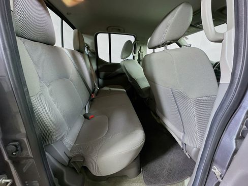 Used 2017 Nissan Frontier SV image 7